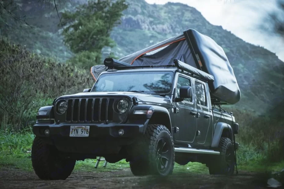 truck-camper-jeep-gladiator-oahu