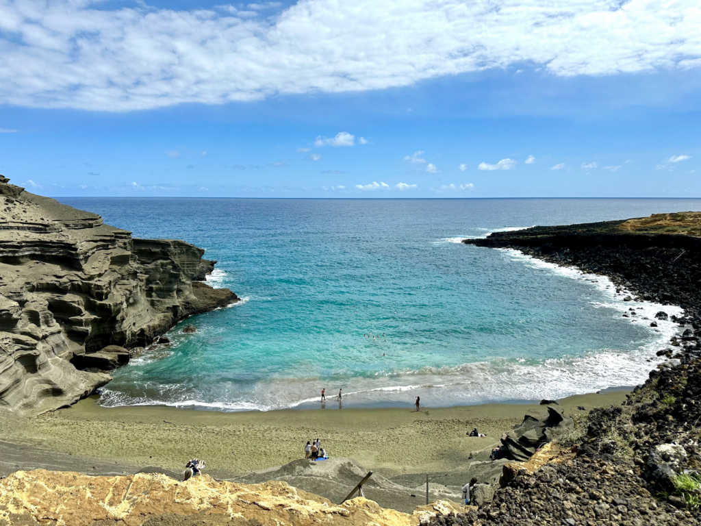 Mahana Beach (Papakōlea Green Sand Beach)