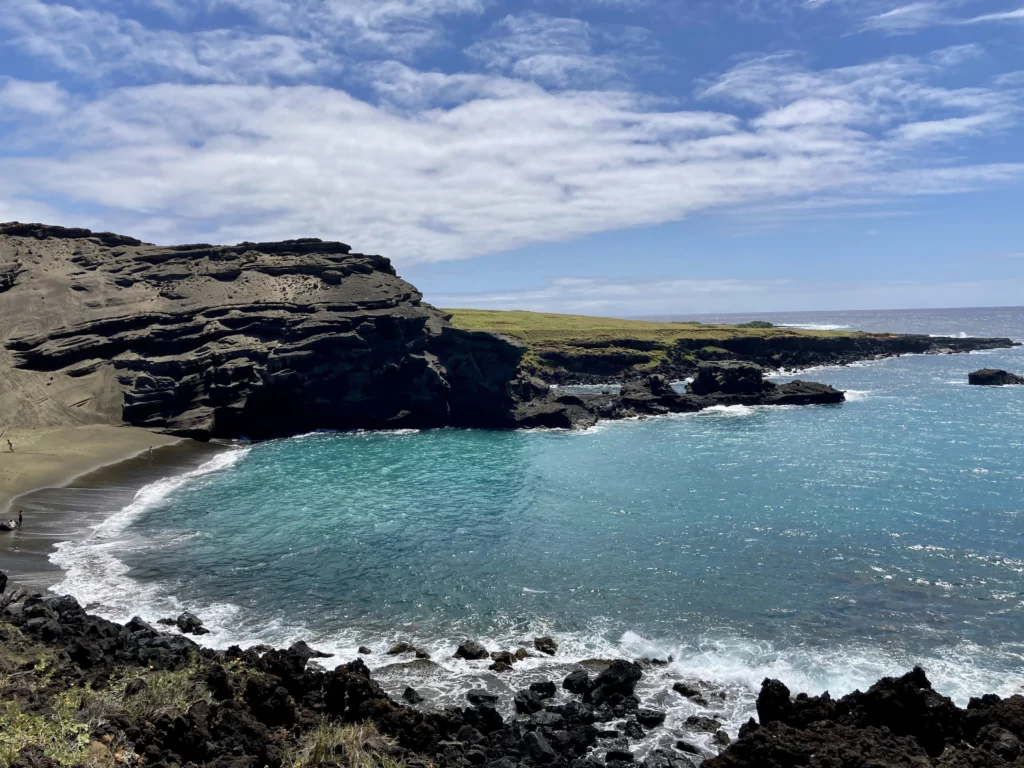 Papakōlea (Green Sand Beach)