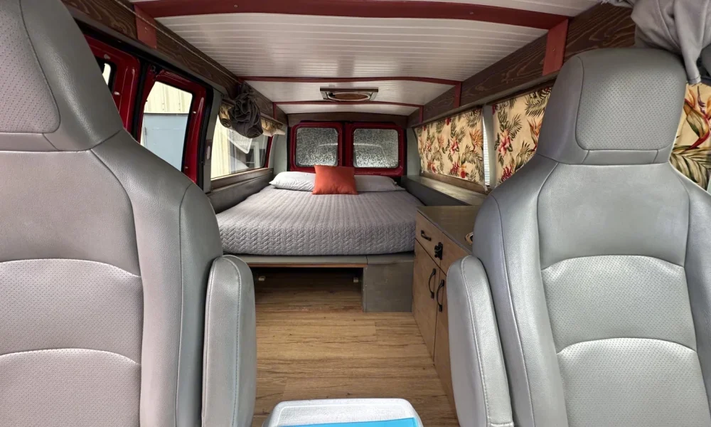 Rosie camper van in Kahului, Hawaii. This 17-foot camper van sleeps 2 guests with a queen-size bed, has a 5.0-star rating from 122 trips, offers unlimited mileage, does not have a generator, and is not pet-friendly.