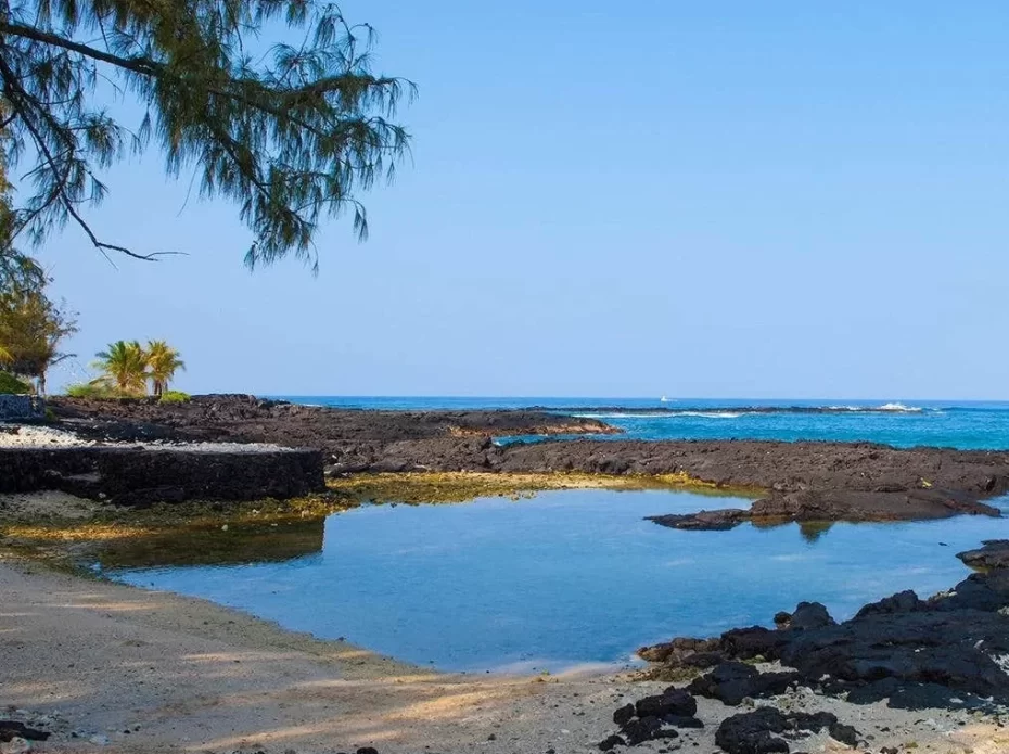 Milolii Beach Park (County Park) - Big Island